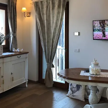 La Poulerie - Dependance Ferienhaus Gera Lario